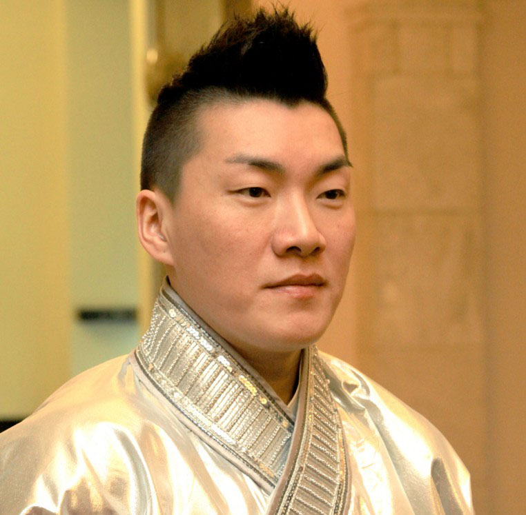 Дуучин Д.Болд “төрийн соёрхолт” шагналын талаар үзэл бодлоо илэрхийллээ